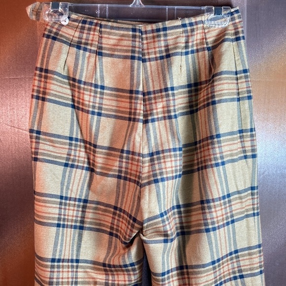 1960’s cute plaid slacks with side zipper. 26” waist. 27” inseam. 125 - Picture 3 of 5
